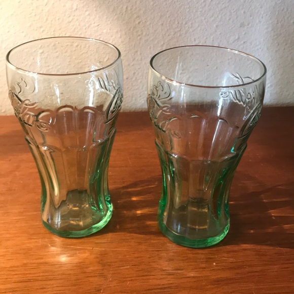 Set of two Traditional vintage Coca Cola glasses! - Picture 2 of 6